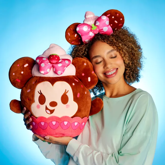 Minnie Mouse Strawberry Cupcake Disney Munchlings Backpack, Baked Treats 3 Minnie Mouse Strawberry Cupcake Disney Munchlings Backpack, Baked Treats