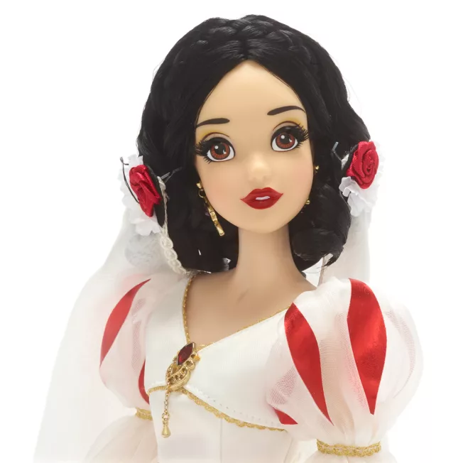Snow White Limited Edition Doll, 85th Anniversary 8 Snow White Limited Edition Doll, 85th Anniversary - Image 6