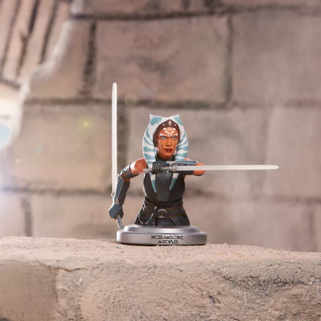 Ahsoka Collectible Bust, Star Wars: Ahsoka 3 Ahsoka Collectible Bust, Star Wars: Ahsoka